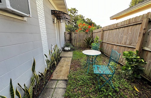 Southern Oaks Apartment | Relax and Explore: Guestsuite in Downtown Orlando