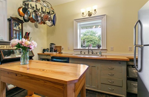 Claremont Villa | Relax And Reconnect With Expansive Views Of The Historic James River