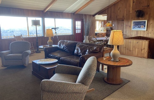 Union Dale House | Relax And Soak In The Views With Your Family And Friends.