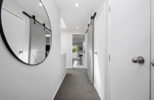 Richmond Heights House | Relax at Richmond Heights
