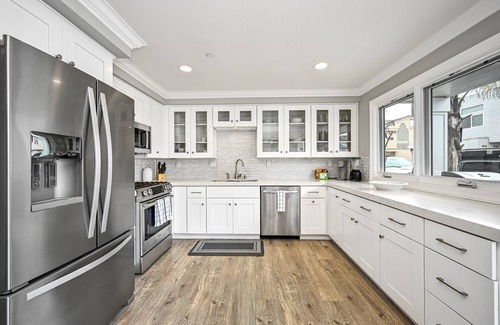 Santa Ana Heights Apartment | Relax at this Remodeled Newport Beach Retreat