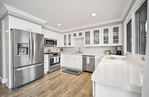 Santa Ana Heights Apartment | Relax at this Remodeled Newport Beach Retreat