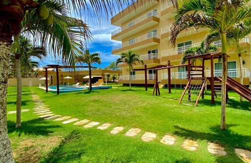 Praia do Futuro I Apartment | Relax on the beach of Porto das Dunas, just a few meters from Beach Park