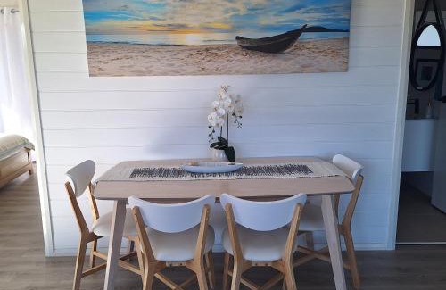 White Beach House | Relax Break - Bazza's Shack