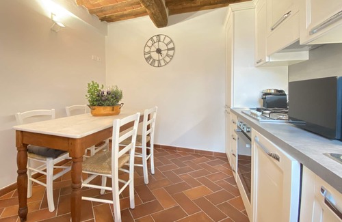 Capannori House | Relax&Business [Wi-fi, TV HD, Parcheggio gratuito]