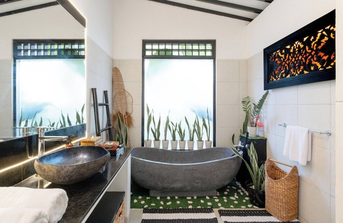 Lodtunduh Villa | Relax by the River in Ubud Surrounding