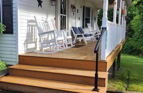 Crystal Beach House | Relax by "The Water's Edge" & enjoy amazing views and year round fun! 3BR/2.5BA