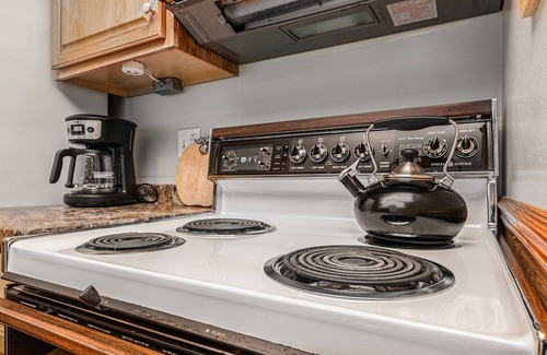 Kalkaska House | 🚣 Relax & Explore | Waterfront Crawford Lake Cottage - 4878