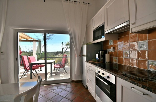 Olhao Apartment | Relax in a quiet, well-equipped apartment on a natural plot (2013).