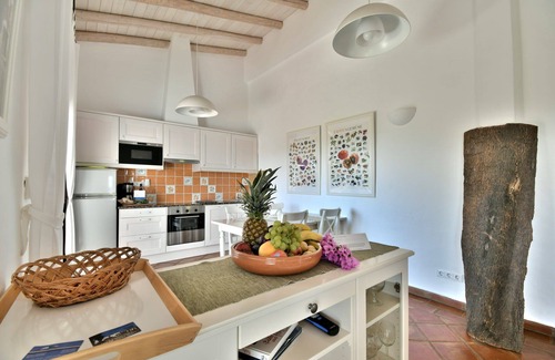 Olhao Apartment | Relax in a quiet, well-equipped apartment on a natural plot (2013).