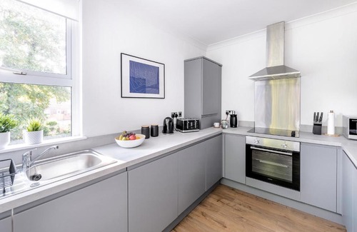 Pontcanna Apartment | Relax In Comfortable & Stylish Pontcanna Apartment, Free Private Parking