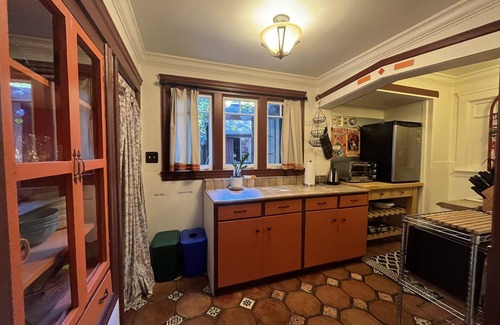 Fairfax Cottage | Relax in Fairfax quiet cottage in the redwoods.