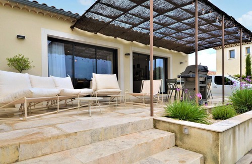 Saint-Laurent-des-Arbres House | Relax in this vacation home with pool surrounded by beautiful nature.