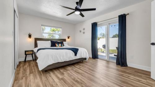 Lakeland Highlands House | Relax in Lakeland Home, Swim, Pool, Arcade LegoLand, Disney, Bush Garden