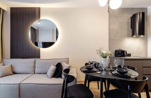 Piasek Połnoc Apartment | Relax in modern bedroom apartment near Main Square