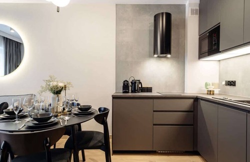 Piasek Połnoc Apartment | Relax in modern bedroom apartment near Main Square