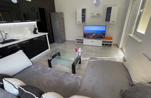 Dubravka Apartment | Relax in Nature, Close to Old Town, King Size Bed, Free Parking, Pet-Friendly