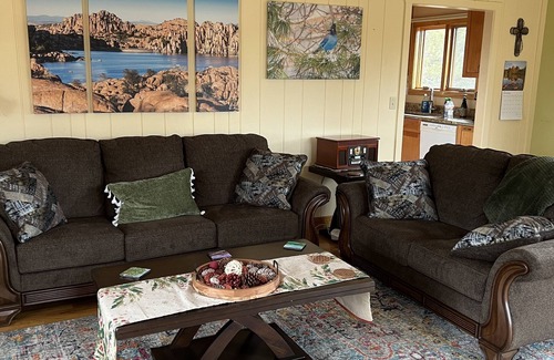 Mountain Club Cabin | Relax in our cozy 3-bedroom, 2-bath home in the pines near Whiskey Row - 8 min.