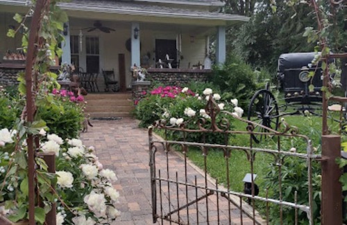 Birchwood Apartment | Relax in our Parlor Room at The Cobblestone Bed & Breakfast
