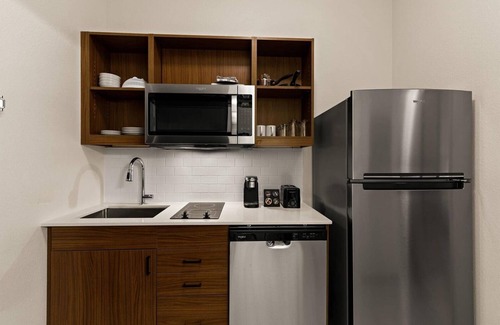 Newnan House | Relax in Peaceful Suite w/Full Kitchen for Extended Stays | 3 Units
