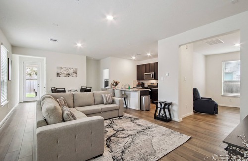 Katy House | Relax in Style | Resort-Style Amenities Meets Modern Comfort