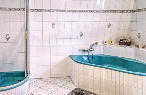 Sangerhausen Apartment | Relax in the southern Harz in this comfortable and spacious vacation apartment.