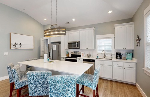 Corolla Light Condo | Relax in this inviting condo with pool