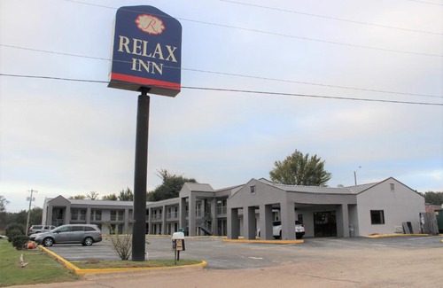 Canton Hotel | Relax Inn Canton