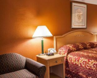 St. Charles Hotel | Relax Inn Saint Charles