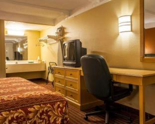 St. Charles Hotel | Relax Inn Saint Charles