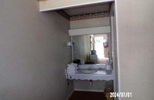 Lewisburg Hotel | Relax Inn