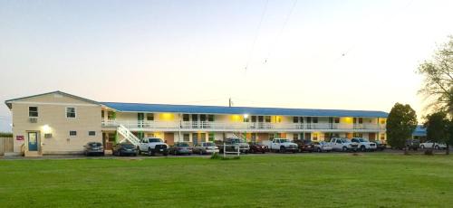 Streator Hotel | Relax Inn