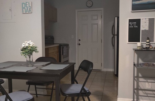 Bearss Plaza House | Relax Near lake & Everything @ La Casa Azúl, Tampa