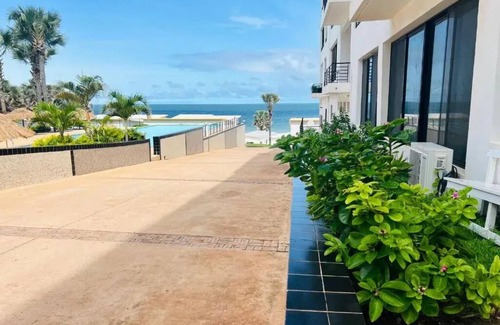 Serrekunda House | Relax Oceanfront Suites - One-Bedroom Apartmentn