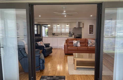 Windang House | Relax on Waratah