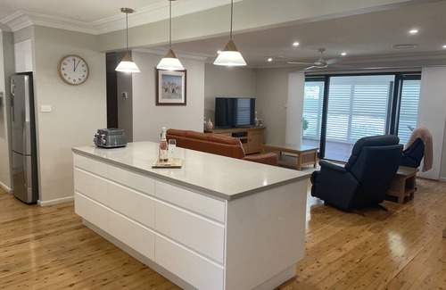 Windang House | Relax on Waratah