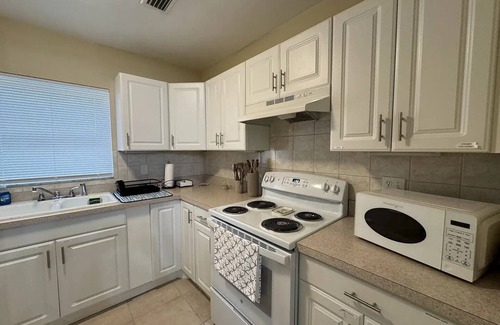 Port Charlotte House | Relax & Play Florida Hideaway w/Ping Pong Table