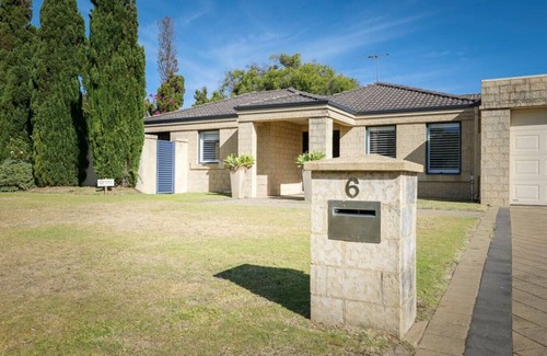 Geographe House | Relax to the Max - Pet Friendly Beach Retreat