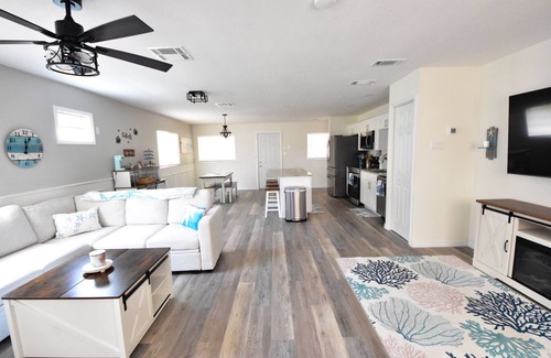 Spring Hill House | Relax & Unwind at Triple Palms in Hernando Beach