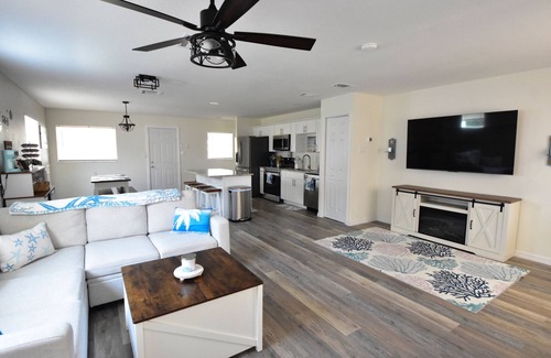 Spring Hill House | Relax & Unwind at Triple Palms in Hernando Beach