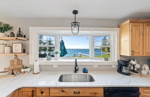 Saginaw House | Relax & Unwind - Cozy Waterfront Oasis Near Duluth