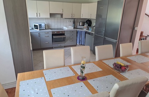 Vranov House | RELAX VILLA NEAR PRAGUE, PRIVAT POOL,SAUNA,PARKING,GRILL,BAR,WIFI,PS3,NINTENDO n