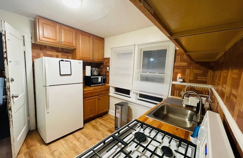 North Buffalo Apartment | Relax with Peaceful Superb 3-bedroom apartment 2Fl with AC in Tonawanda Town