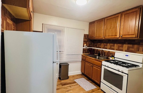 North Buffalo Apartment | Relax with Peaceful Superb 3-bedroom apartment 2Fl with AC in Tonawanda Town