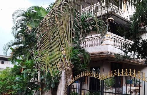 Neral House | Relax with the entire family. We welcomes parties, families, and couples.