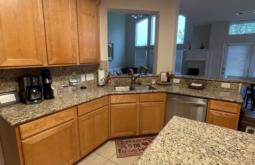 Spring House | Relax with the whole family at this peaceful lake view cozy home!
