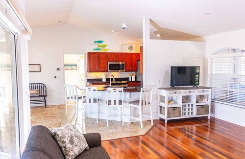 Long Meadow House | Relaxation awaits at this 3 bedroom Rotonda Retreat.