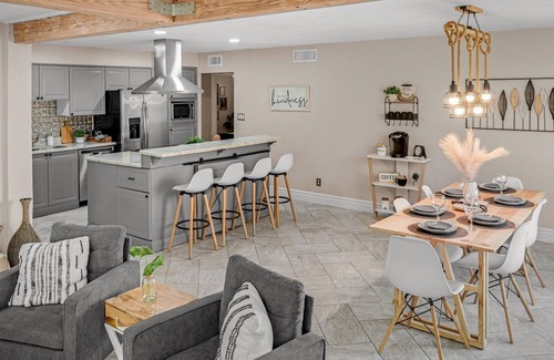 Tempe House | Relaxed Desert Retreat | Ideal for weekly Stays & Remote Work