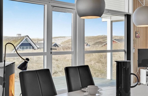 Haurvig House | Relaxed family vacation among the dunes.
