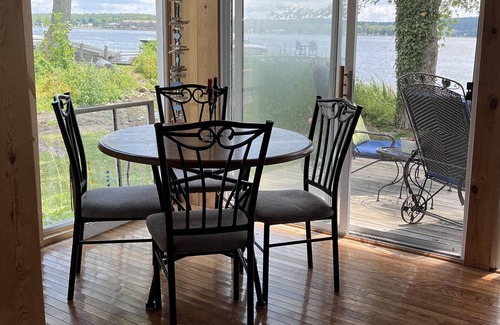 Niobe House | Relaxed Lakefront Living